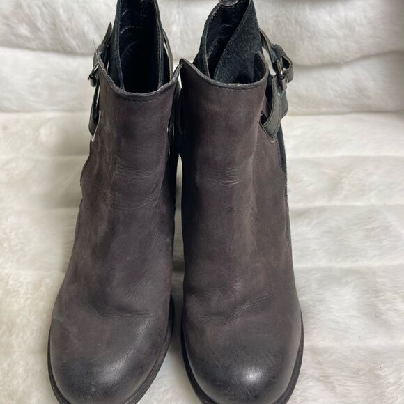 Rebels leader taupe and black suede ankle boots with strap buckle EUR SZ 39 - Picture 3 of 10